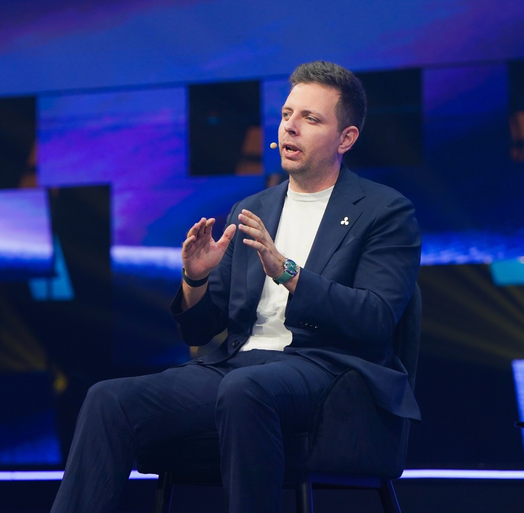 Luke Judges speaking on the main stage